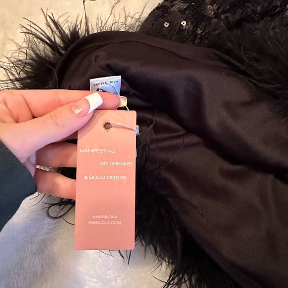 Miss Lola Black feather trim sequin skirt - Picture 7 of 14